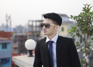 Czy do garnituru można bez skarpetek? Czy do garnituru można bez skarpetek?